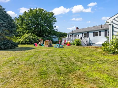 9 Poplar Drive Brunswick ME 04011