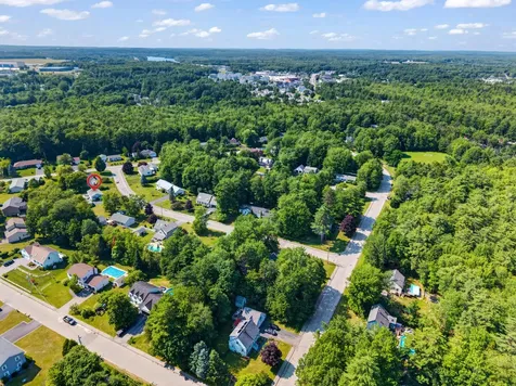 9 Poplar Drive Brunswick ME 04011