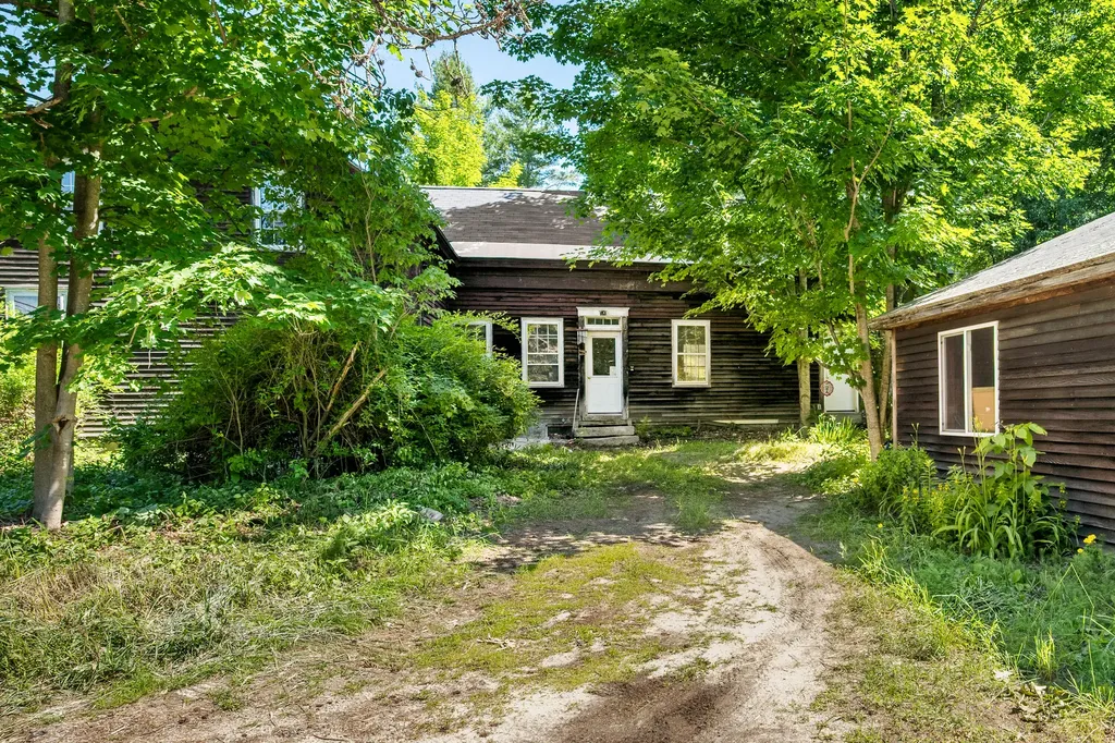 65 Lewiston Road New Gloucester ME 04260