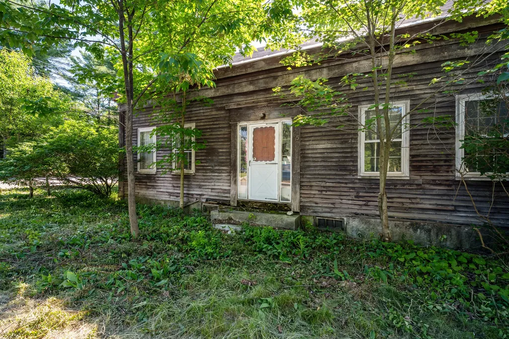 65 Lewiston Road New Gloucester ME 04260