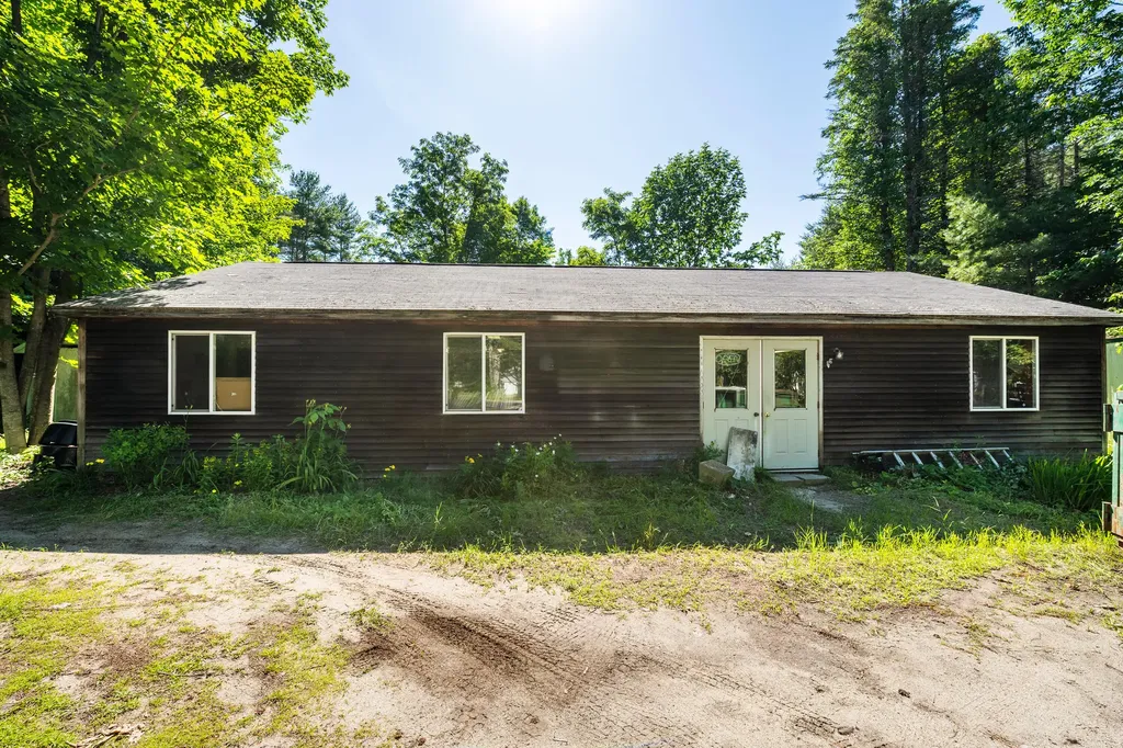 65 Lewiston Road New Gloucester ME 04260