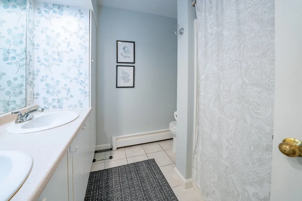10 Dockside Lane Belfast ME 04915