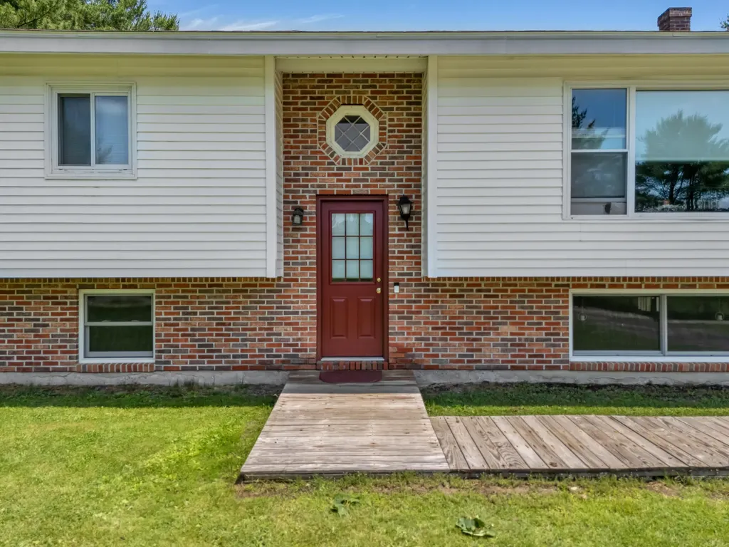 39 Patterson Road Pittston ME 04345