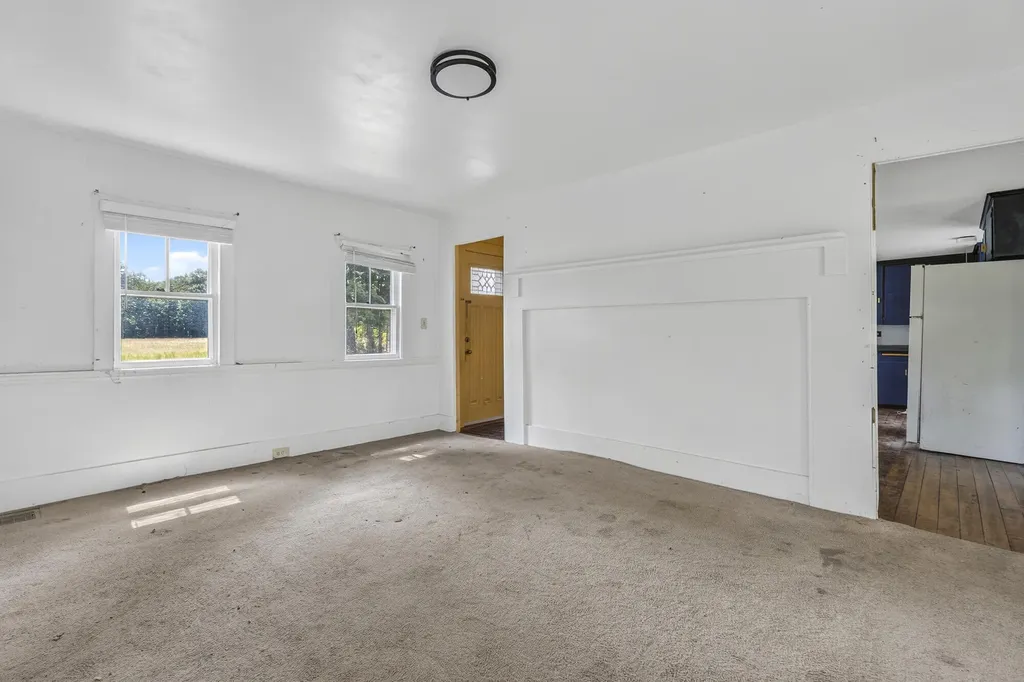 40 Waterman Road Buxton ME 04093
