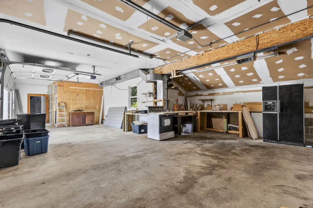 40 Waterman Road Buxton ME 04093