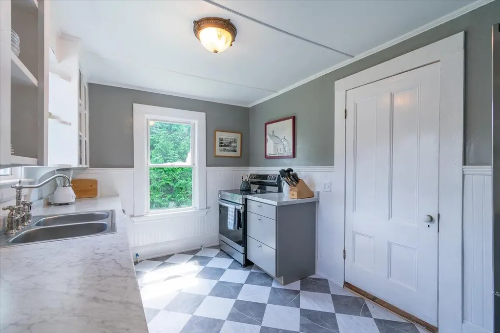 3 Salt Pond Road Friendship ME 04547
