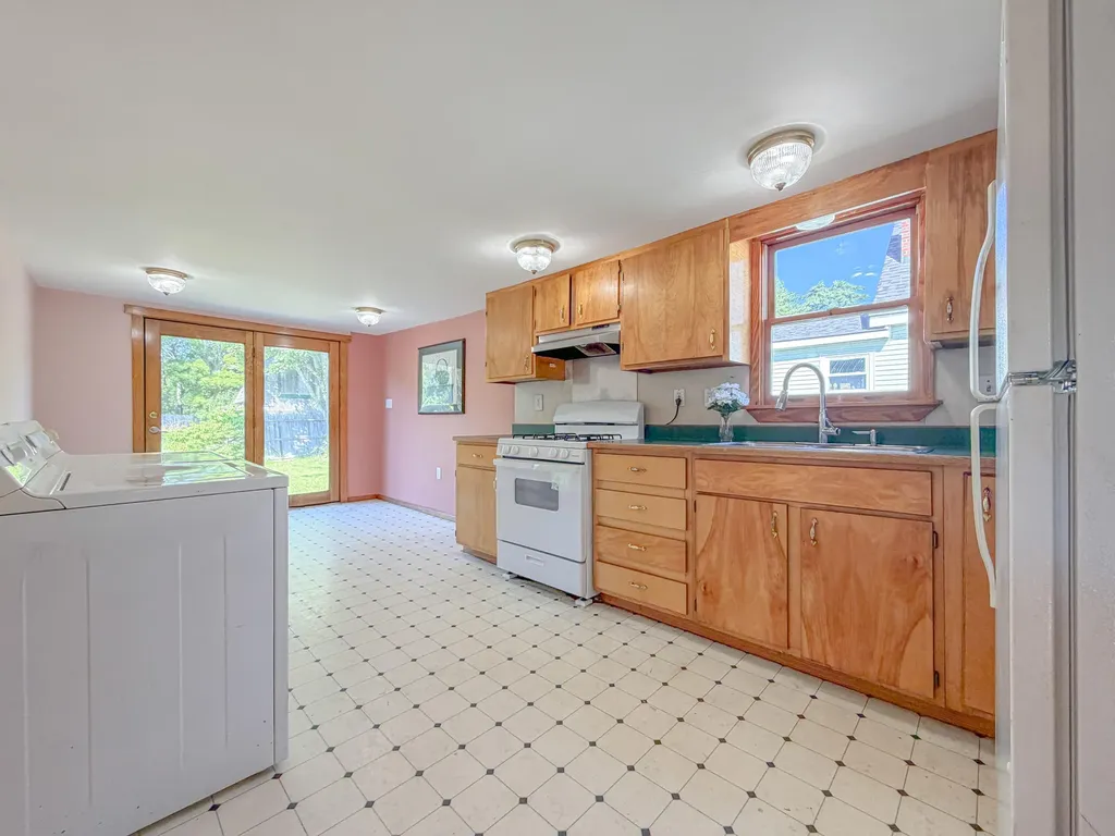 1108 Pequawket Trail Standish ME 04085