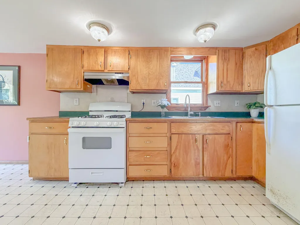 1108 Pequawket Trail Standish ME 04085
