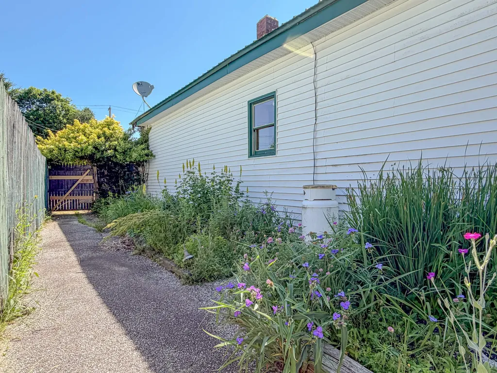 1108 Pequawket Trail Standish ME 04085