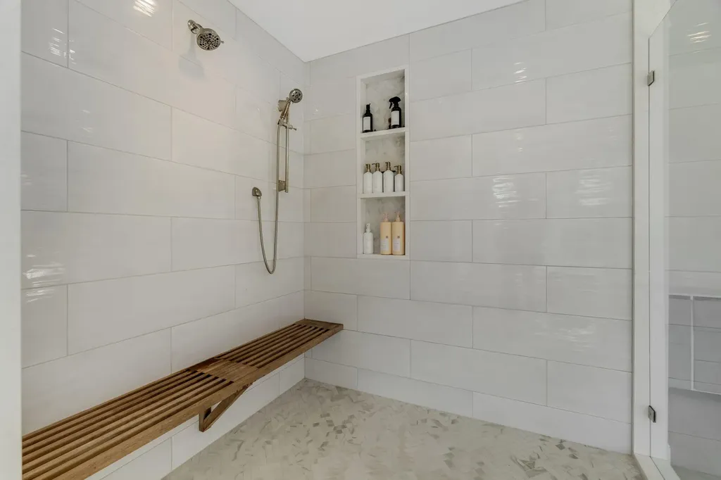 124 Dunton Circle Hampden ME 04444