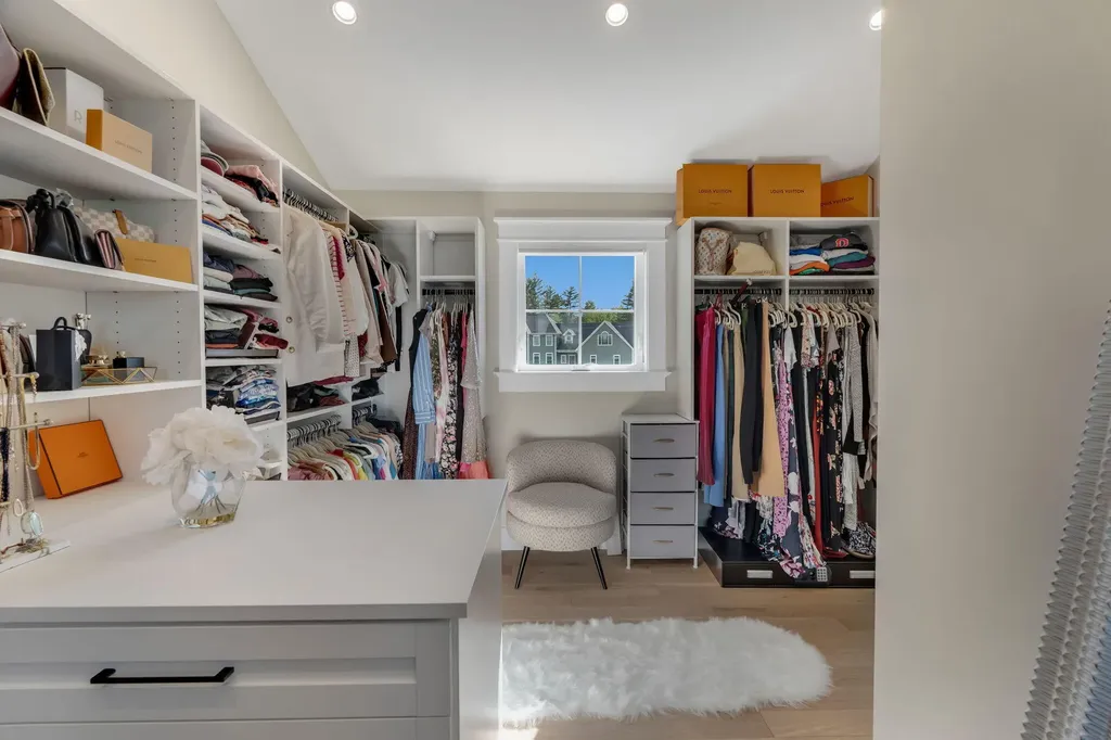 124 Dunton Circle Hampden ME 04444