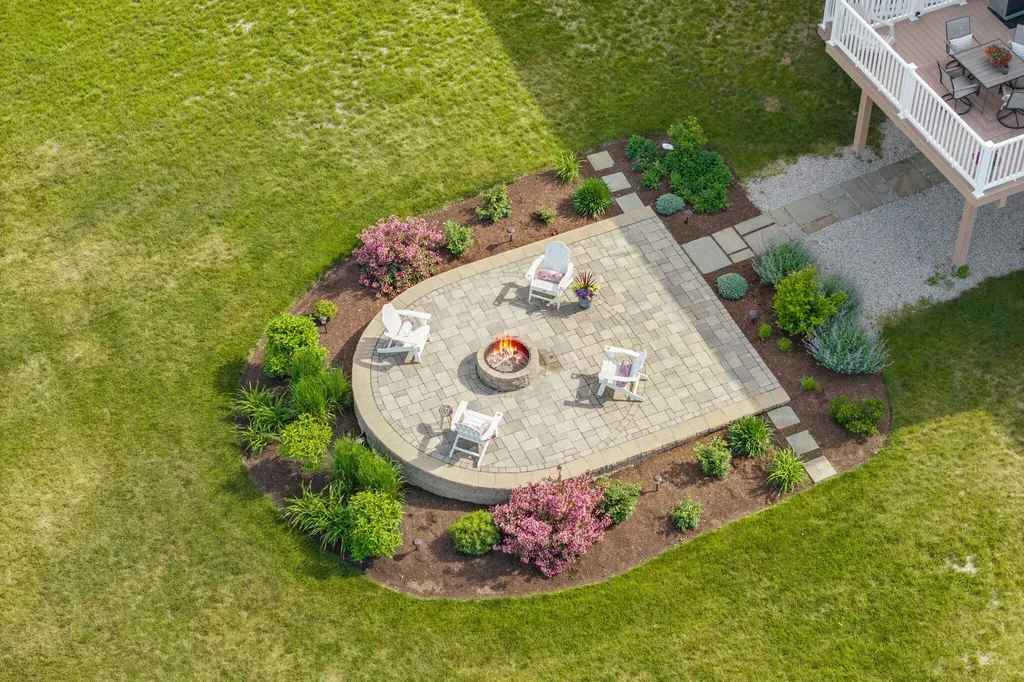 124 Dunton Circle Hampden ME 04444