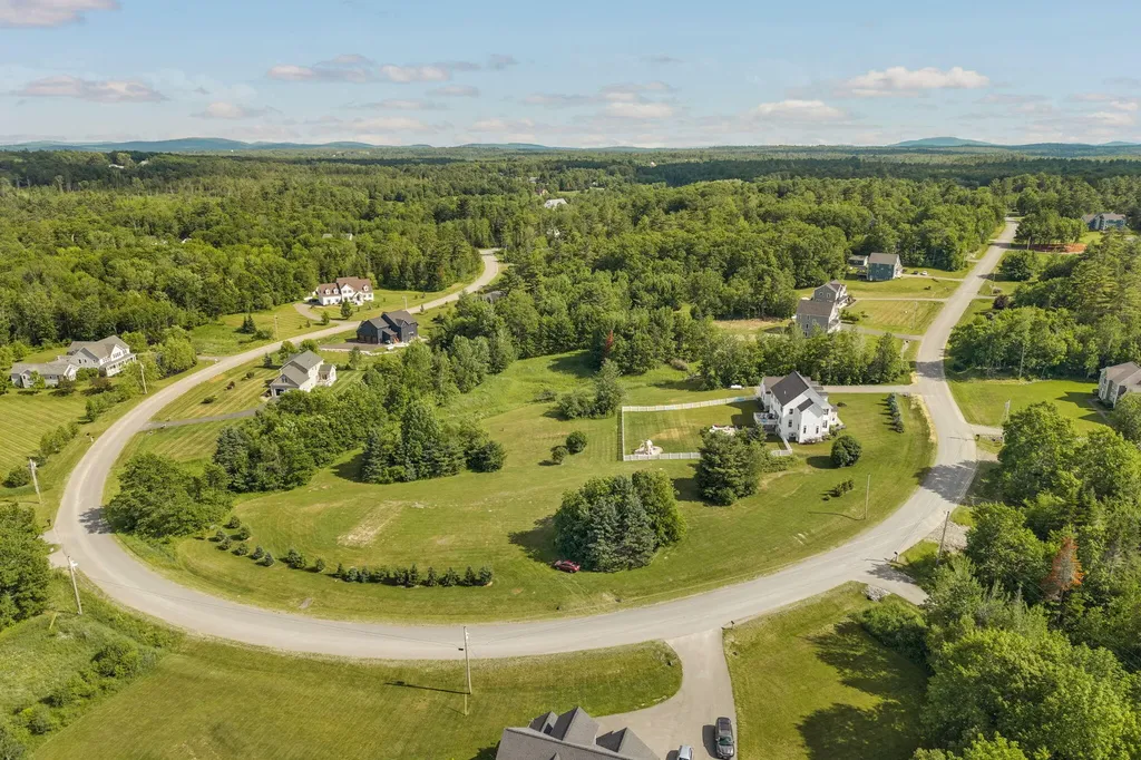 124 Dunton Circle Hampden ME 04444