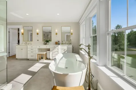 124 Dunton Circle Hampden ME 04444