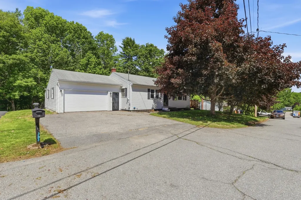 12 Saint Patrick Avenue Lewiston ME 04240