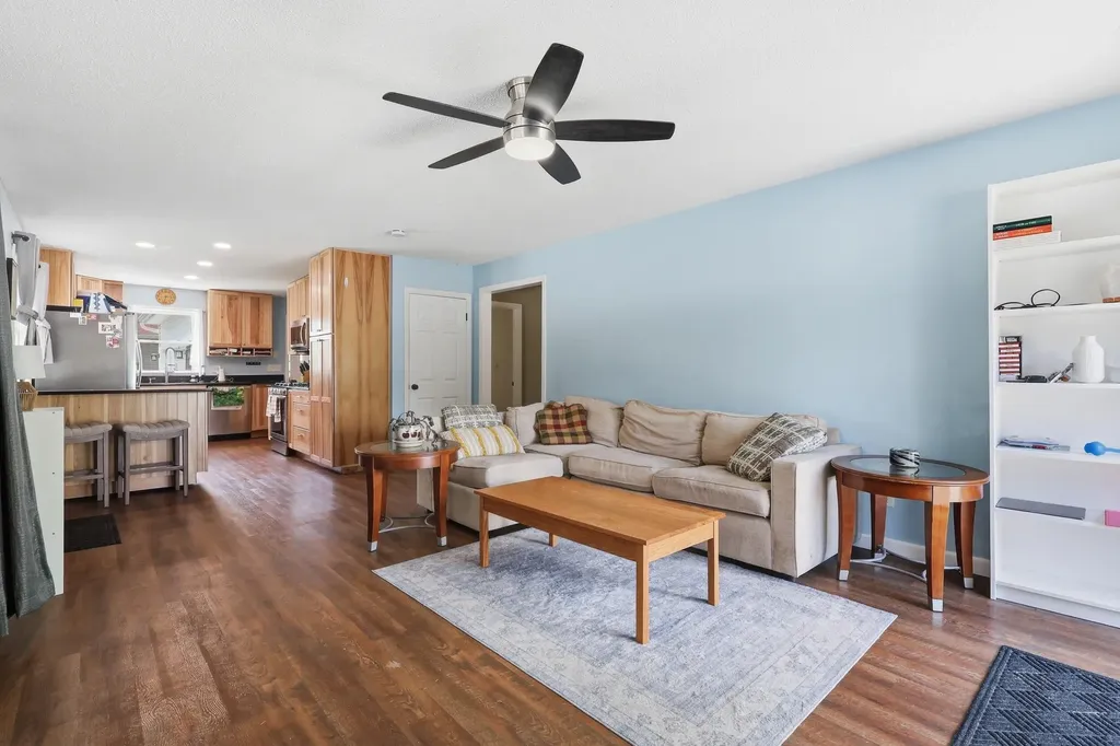 12 Saint Patrick Avenue Lewiston ME 04240