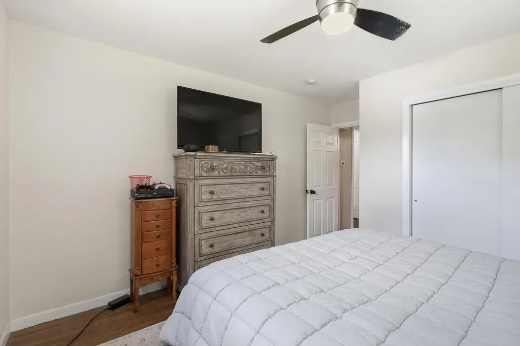 12 Saint Patrick Avenue Lewiston ME 04240