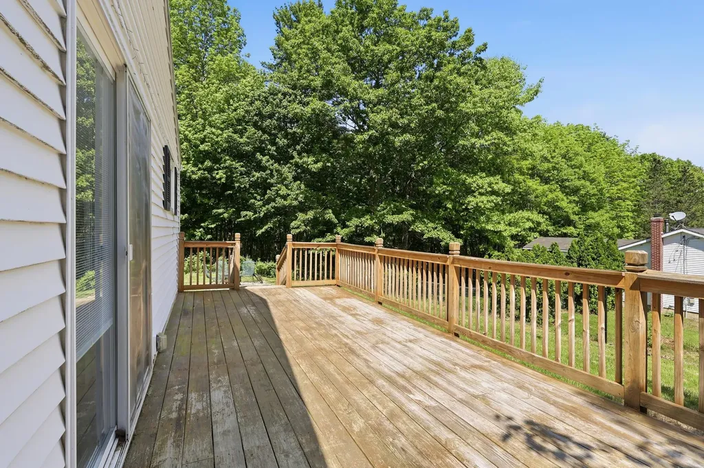 12 Saint Patrick Avenue Lewiston ME 04240