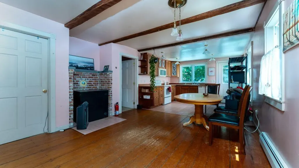 4 Back Hill Street Bowdoinham ME 04008