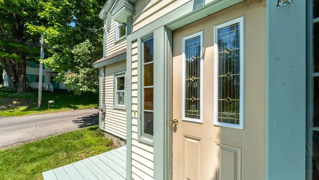 4 Back Hill Street Bowdoinham ME 04008