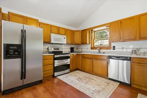 7 Apple Lane Unity ME 04988