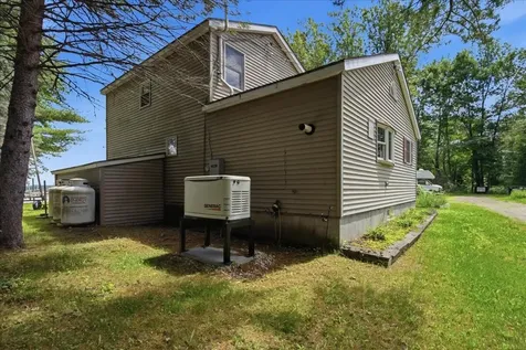 7 Apple Lane Unity ME 04988