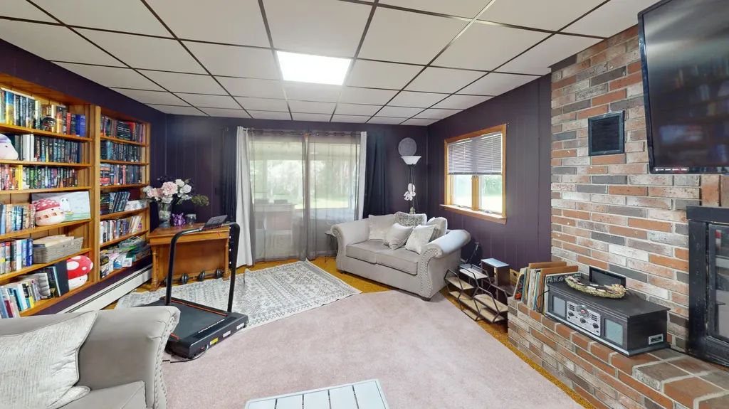 32 Kelley Avenue Lincoln ME 04457
