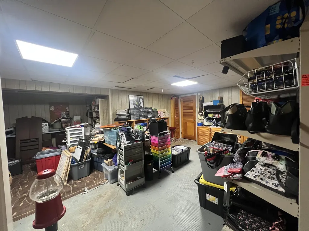 32 Kelley Avenue Lincoln ME 04457