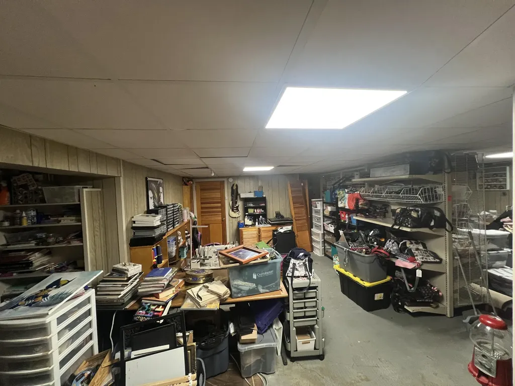 32 Kelley Avenue Lincoln ME 04457