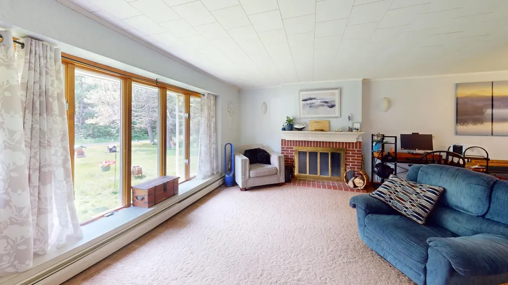 32 Kelley Avenue Lincoln ME 04457
