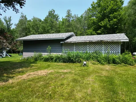 32 Kelley Avenue Lincoln ME 04457