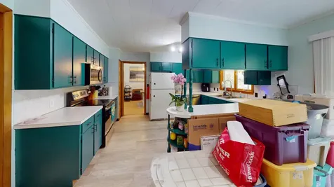 32 Kelley Avenue Lincoln ME 04457