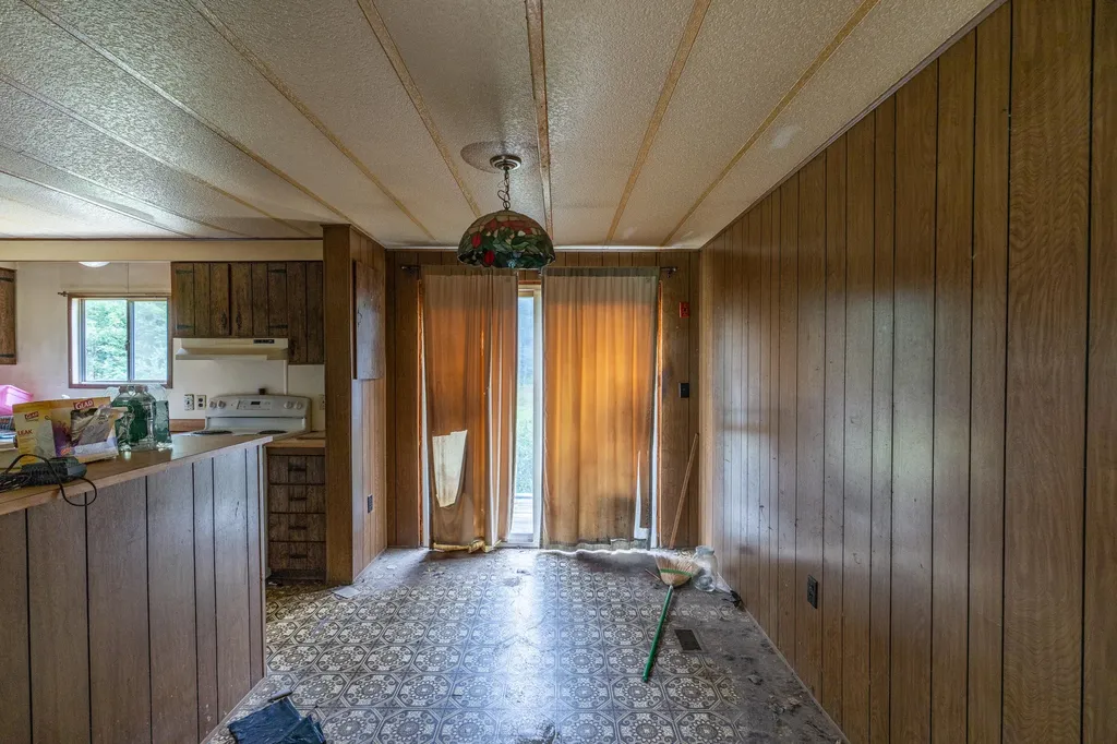 41 River Road Boothbay ME 04537