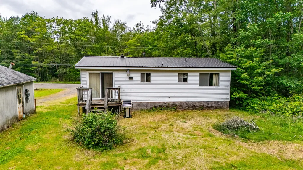 41 River Road Boothbay ME 04537