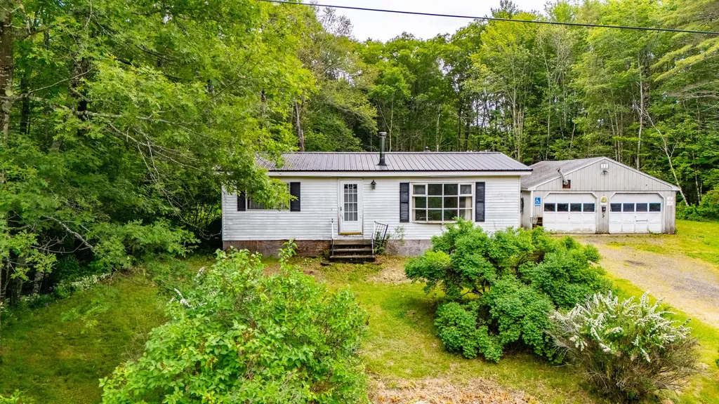41 River Road Boothbay ME 04537