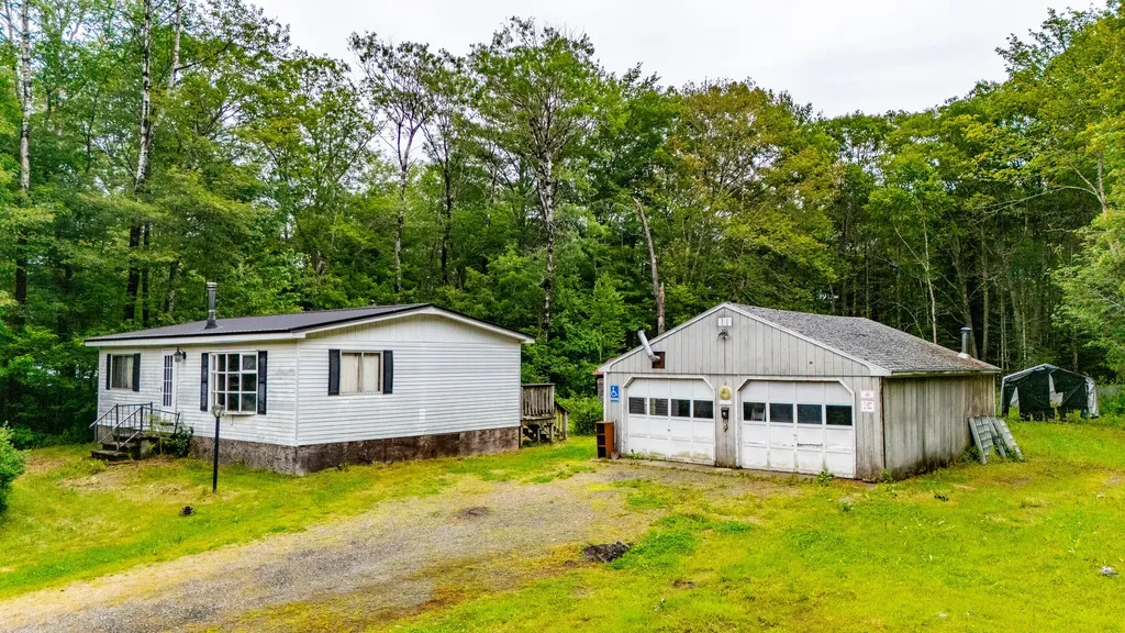 41 River Road Boothbay ME 04537
