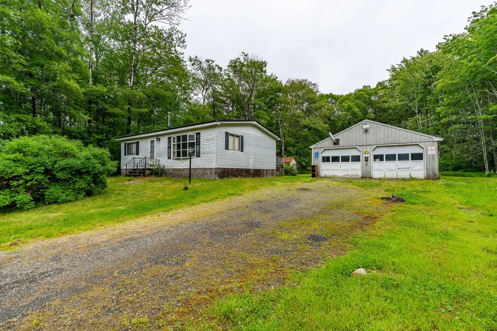 41 River Road Boothbay ME 04537