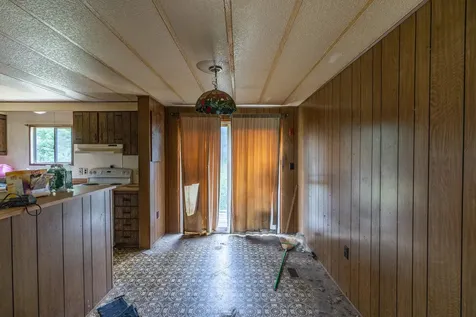 41 River Road Boothbay ME 04537