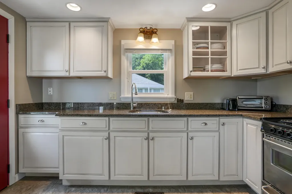 35 Kings Lane Ogunquit ME 03907