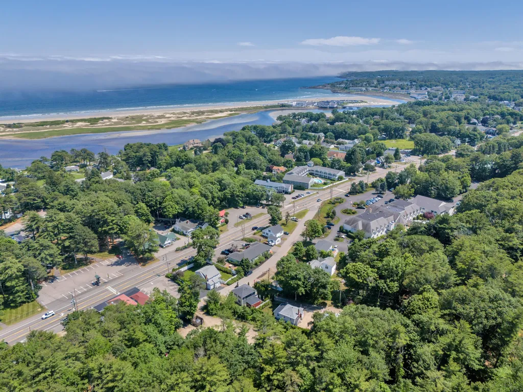35 Kings Lane Ogunquit ME 03907