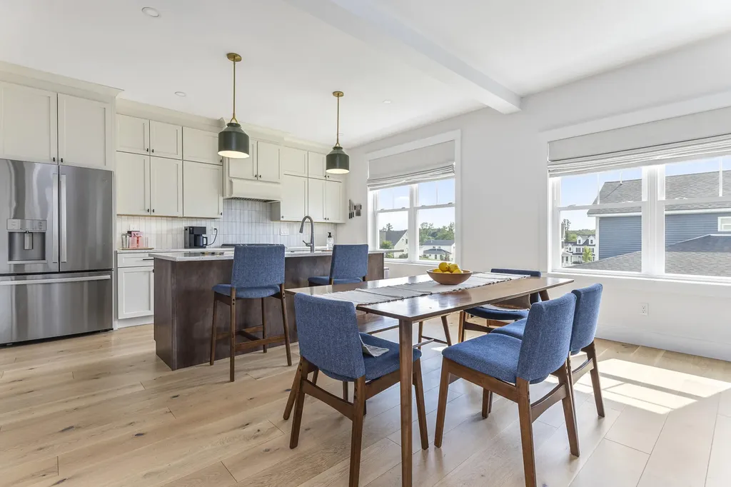 8 Waxwing Lane Falmouth ME 04105