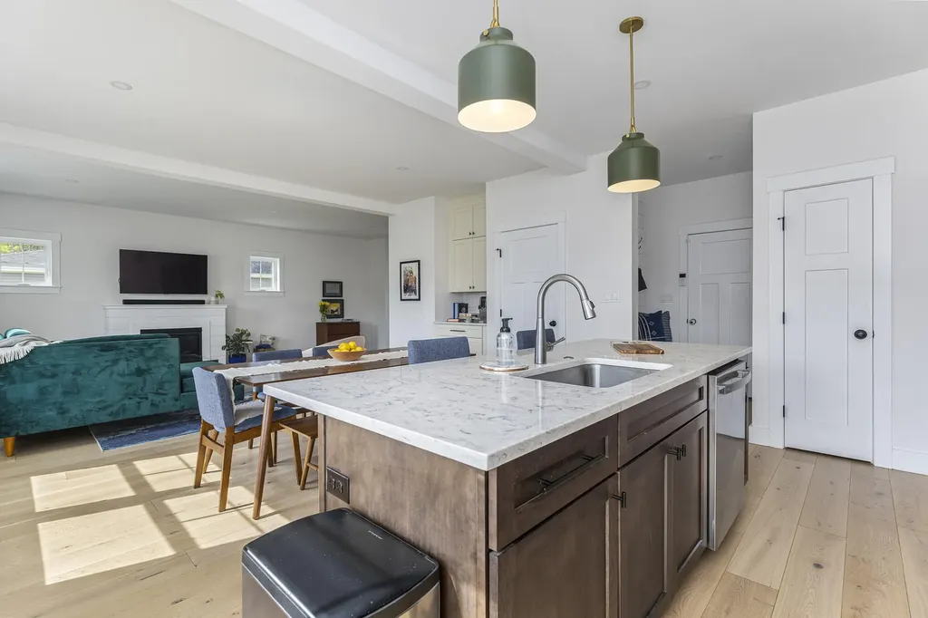 8 Waxwing Lane Falmouth ME 04105