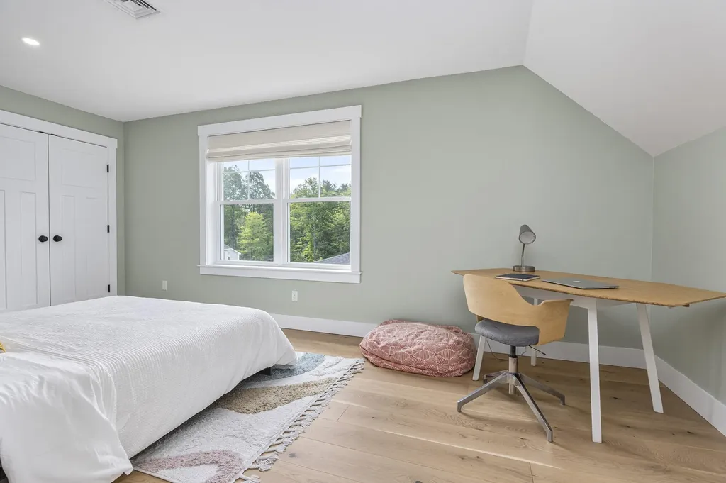 8 Waxwing Lane Falmouth ME 04105