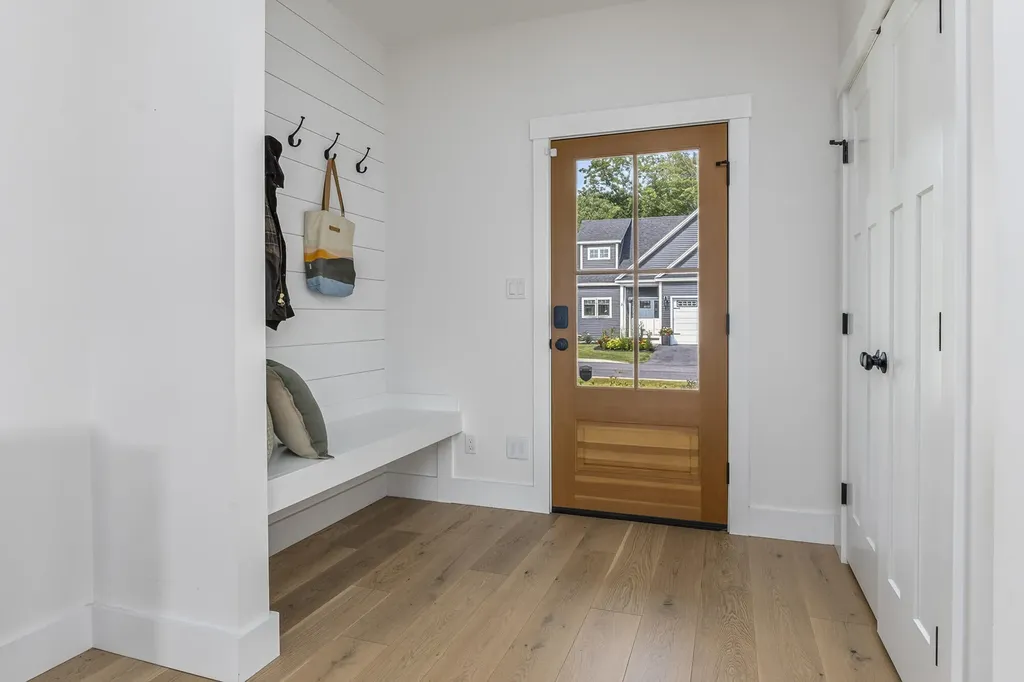 8 Waxwing Lane Falmouth ME 04105