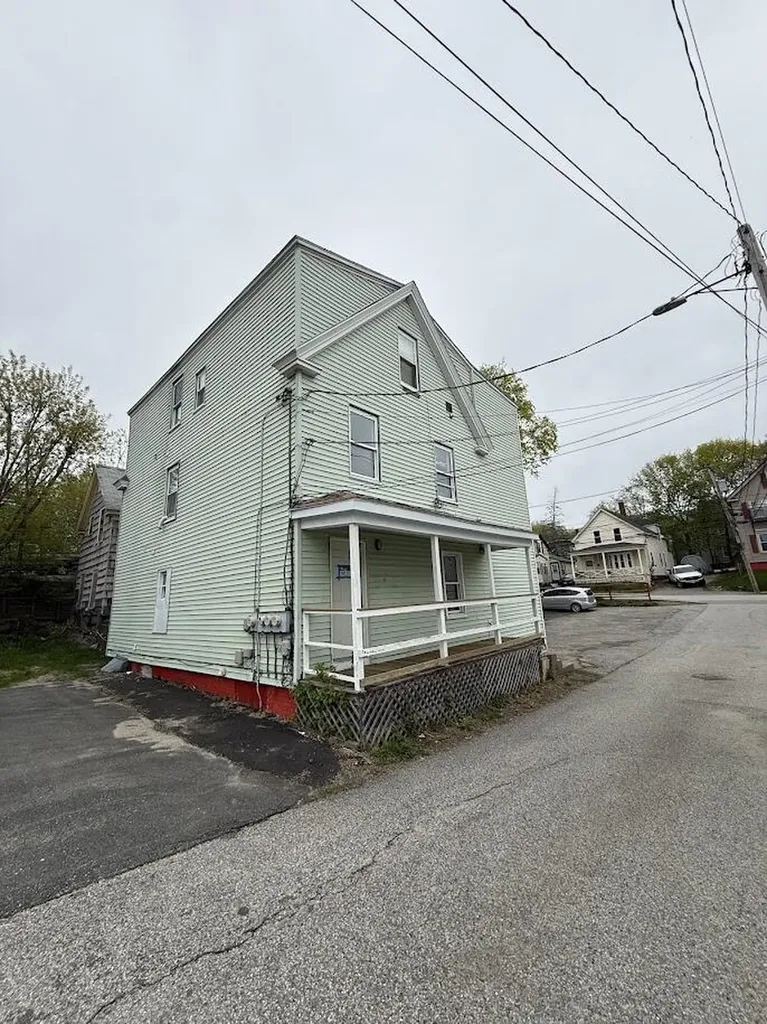 7 Jack Court Lewiston ME 04240