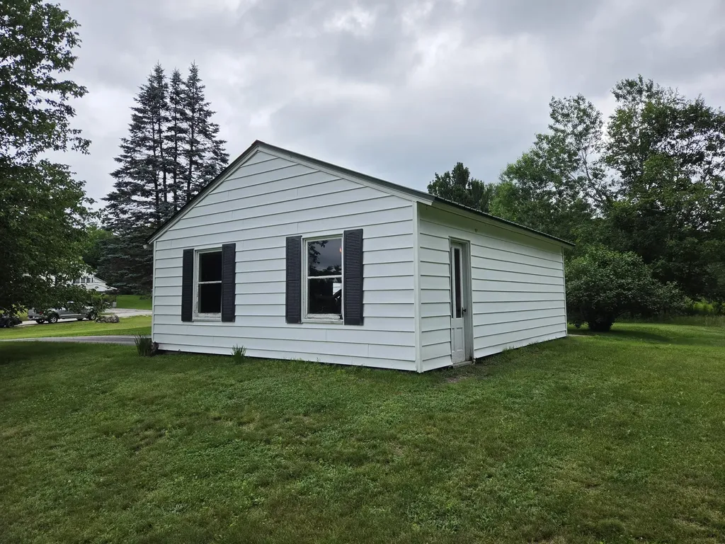 7 Turner Lane Paris ME 04281