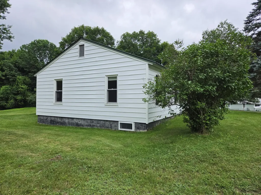 7 Turner Lane Paris ME 04281