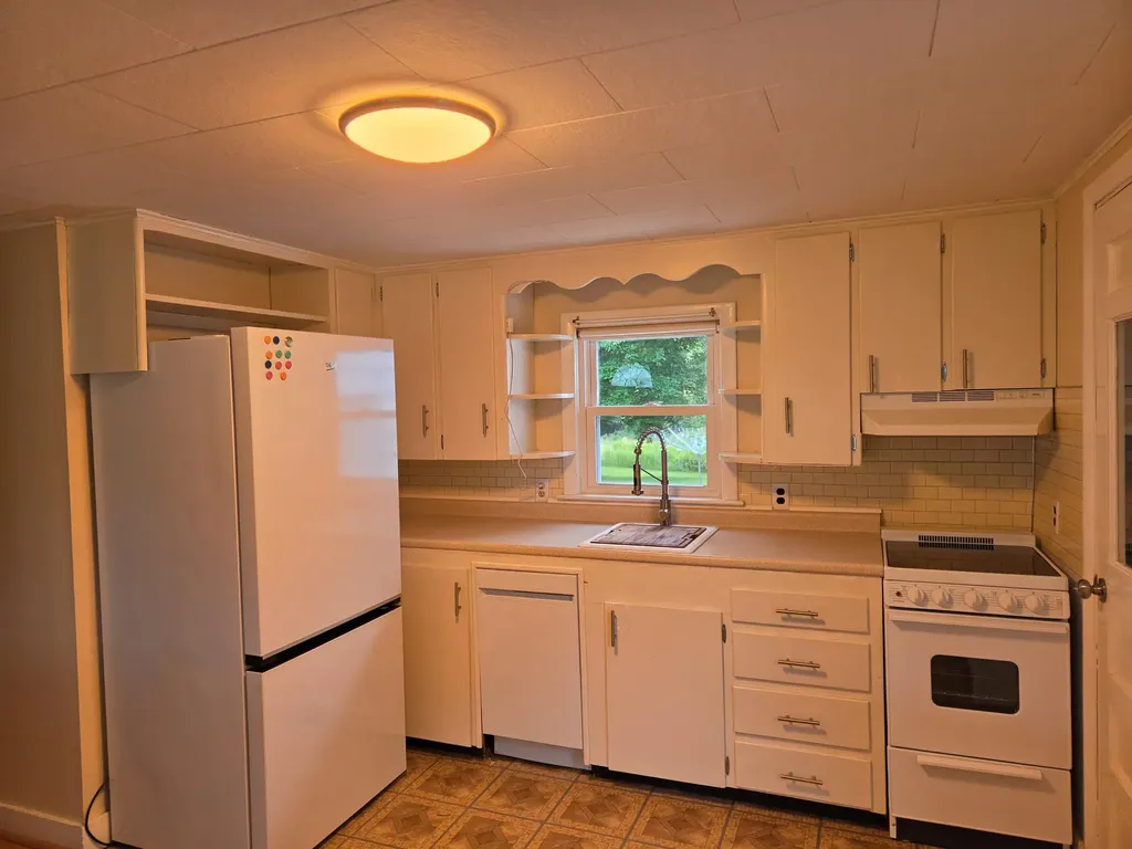 7 Turner Lane Paris ME 04281