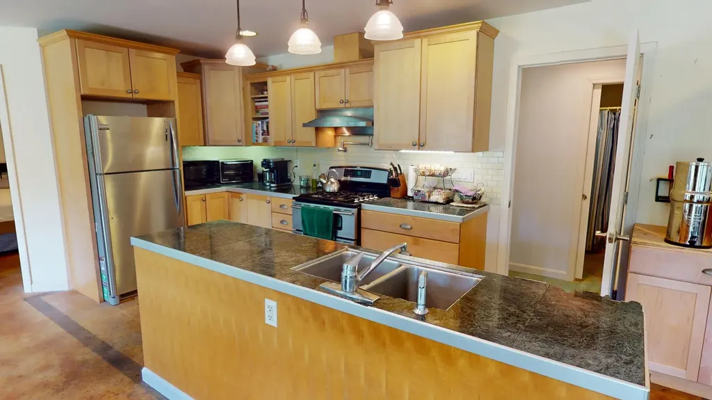 43 Richards Road Glenburn ME 04401