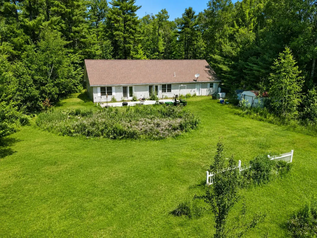 43 Richards Road Glenburn ME 04401